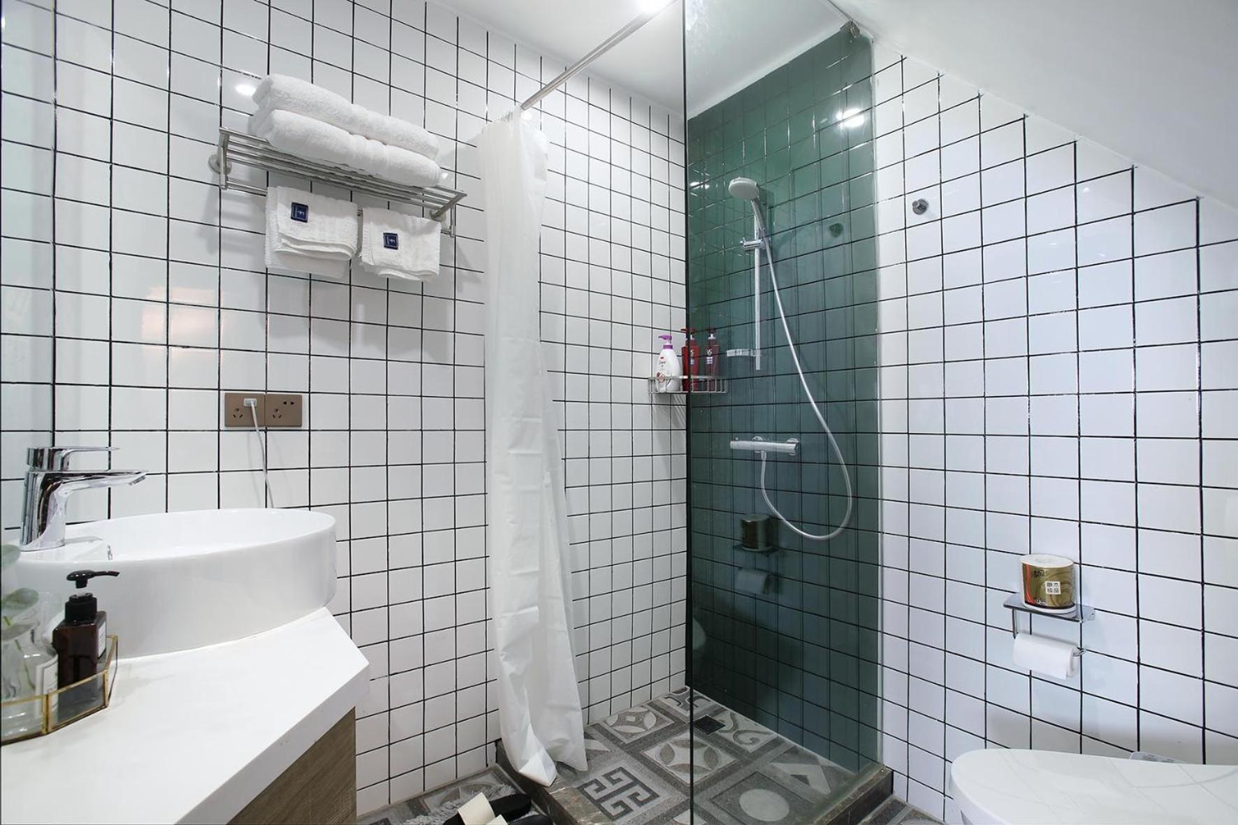 Shanghai Downtown Hills Boutique Guesthouse - Near Metro Line 7, Exit 3, Changping Road Szoba fotó