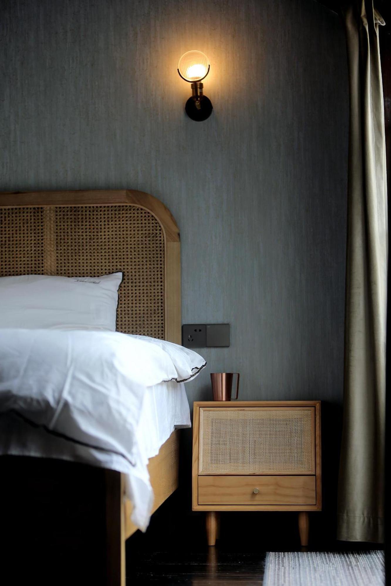 Shanghai Downtown Hills Boutique Guesthouse - Near Metro Line 7, Exit 3, Changping Road Szoba fotó